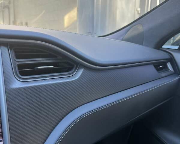 Черный Тесла Модель С, объемом двигателя 0 л и пробегом 83 тыс. км за 26400 $, фото 2 на Automoto.ua