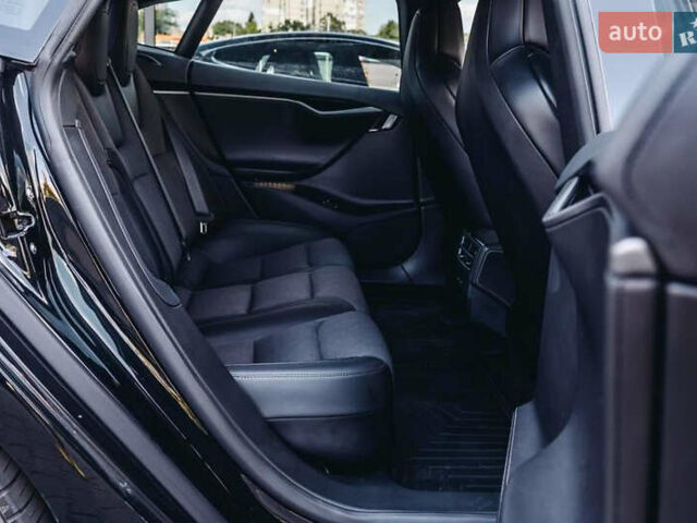 Черный Тесла Модель С, объемом двигателя 0 л и пробегом 46 тыс. км за 25000 $, фото 6 на Automoto.ua