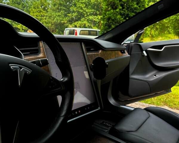 Черный Тесла Модель С, объемом двигателя 0 л и пробегом 120 тыс. км за 23000 $, фото 10 на Automoto.ua