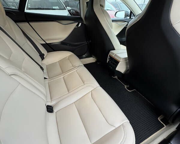 Чорний Тесла Модель С, об'ємом двигуна 0 л та пробігом 147 тис. км за 23999 $, фото 32 на Automoto.ua