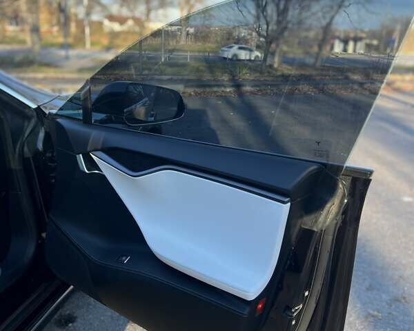 Черный Тесла Модель С, объемом двигателя 0 л и пробегом 83 тыс. км за 26400 $, фото 18 на Automoto.ua