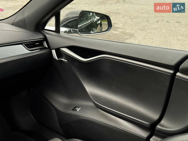 Черный Тесла Модель С, объемом двигателя 0 л и пробегом 100 тыс. км за 23000 $, фото 32 на Automoto.ua