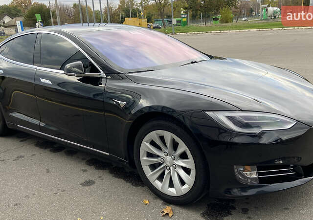 Чорний Тесла Модель С, об'ємом двигуна 0 л та пробігом 99 тис. км за 22500 $, фото 11 на Automoto.ua