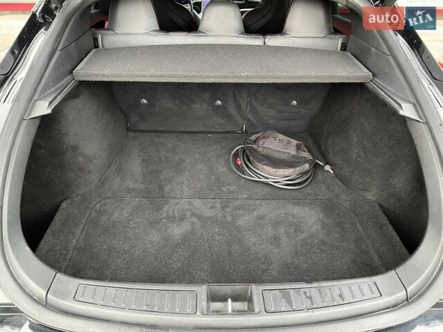 Чорний Тесла Модель С, об'ємом двигуна 0 л та пробігом 227 тис. км за 19999 $, фото 25 на Automoto.ua