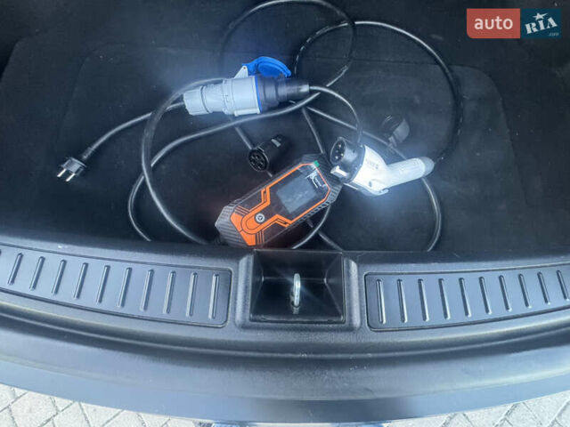 Черный Тесла Модель С, объемом двигателя 0 л и пробегом 136 тыс. км за 18650 $, фото 89 на Automoto.ua