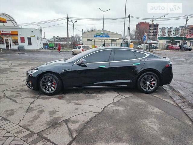 Черный Тесла Модель С, объемом двигателя 0 л и пробегом 48 тыс. км за 31500 $, фото 2 на Automoto.ua
