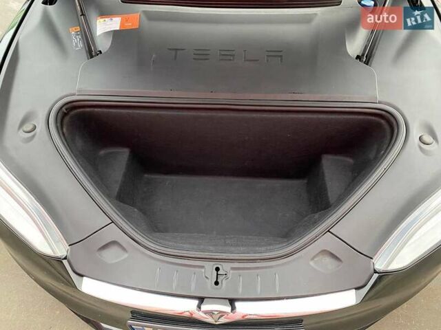 Чорний Тесла Модель С, об'ємом двигуна 0 л та пробігом 227 тис. км за 19999 $, фото 27 на Automoto.ua