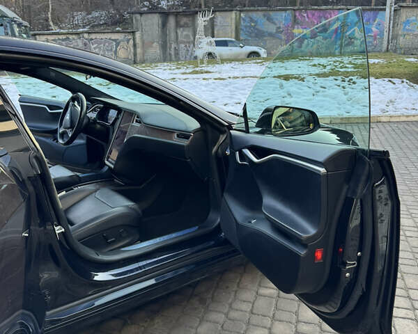 Чорний Тесла Модель С, об'ємом двигуна 0 л та пробігом 105 тис. км за 23900 $, фото 7 на Automoto.ua