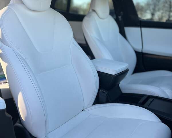 Черный Тесла Модель С, объемом двигателя 0 л и пробегом 83 тыс. км за 26400 $, фото 23 на Automoto.ua