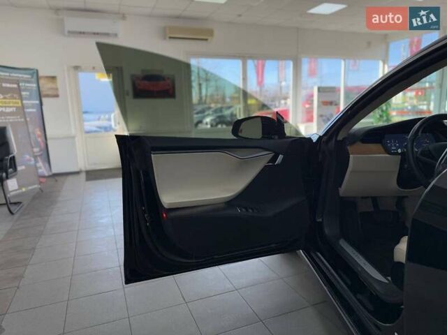 Черный Тесла Модель С, объемом двигателя 0 л и пробегом 107 тыс. км за 22990 $, фото 27 на Automoto.ua