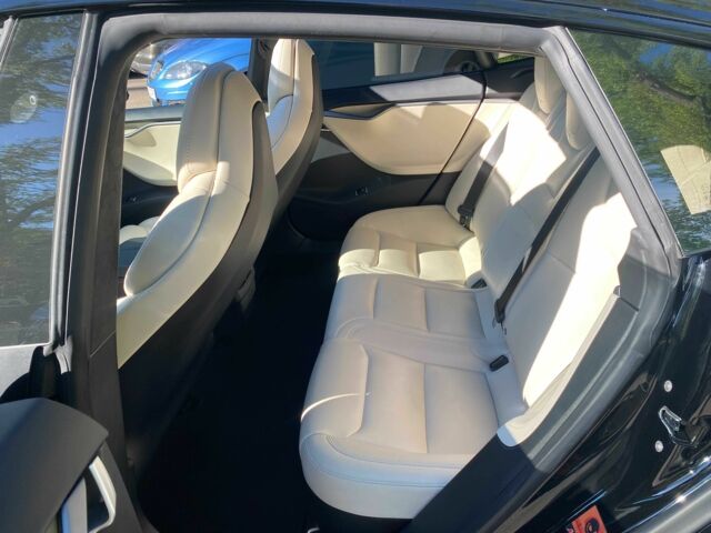 Чорний Тесла Модель С, об'ємом двигуна 0 л та пробігом 70 тис. км за 28900 $, фото 15 на Automoto.ua