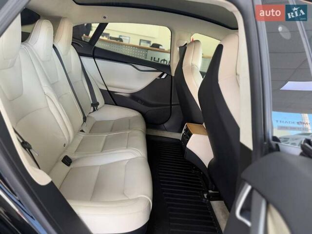Черный Тесла Модель С, объемом двигателя 0 л и пробегом 107 тыс. км за 22990 $, фото 20 на Automoto.ua