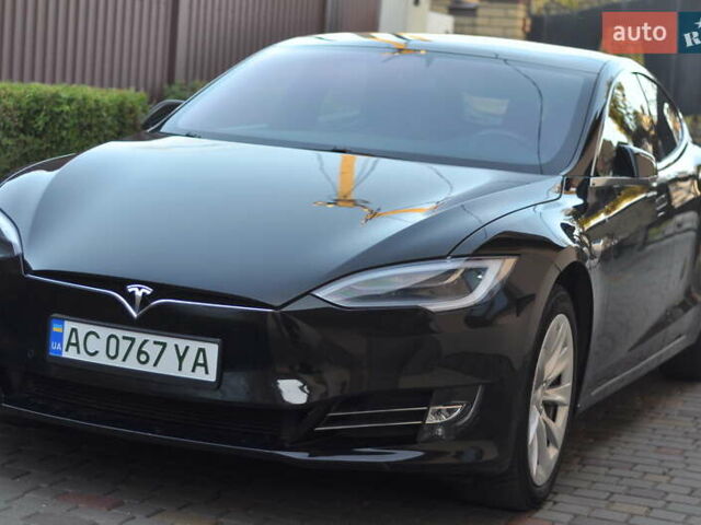 Черный Тесла Модель С, объемом двигателя 0 л и пробегом 98 тыс. км за 27000 $, фото 1 на Automoto.ua