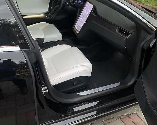 Черный Тесла Модель С, объемом двигателя 0 л и пробегом 72 тыс. км за 24900 $, фото 66 на Automoto.ua