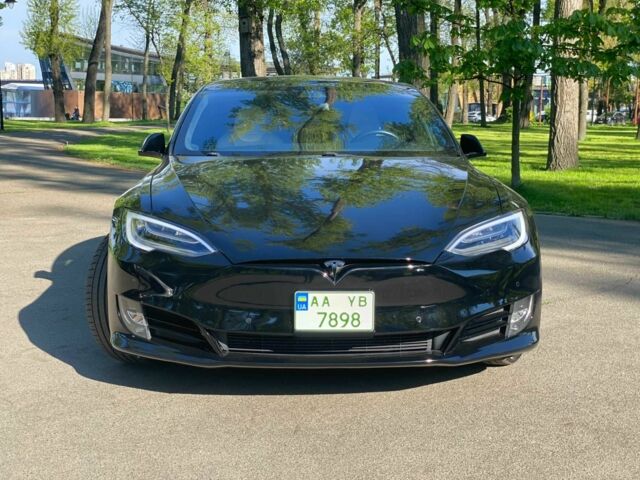Чорний Тесла Модель С, об'ємом двигуна 0 л та пробігом 70 тис. км за 28900 $, фото 2 на Automoto.ua