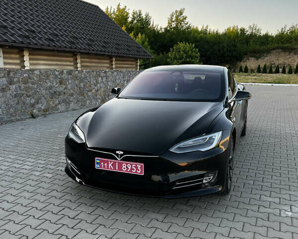 Черный Тесла Модель С, объемом двигателя 0 л и пробегом 155 тыс. км за 17999 $, фото 2 на Automoto.ua