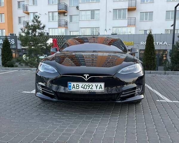 Черный Тесла Модель С, объемом двигателя 0 л и пробегом 156 тыс. км за 30000 $, фото 1 на Automoto.ua