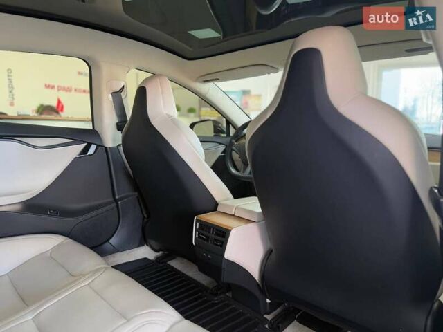 Черный Тесла Модель С, объемом двигателя 0 л и пробегом 107 тыс. км за 22990 $, фото 26 на Automoto.ua