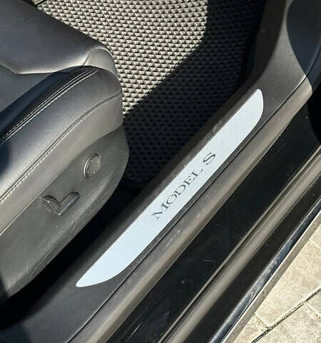 Чорний Тесла Модель С, об'ємом двигуна 0 л та пробігом 58 тис. км за 31200 $, фото 17 на Automoto.ua