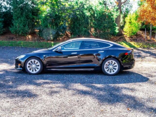 Черный Тесла Модель С, объемом двигателя 0 л и пробегом 41 тыс. км за 16700 $, фото 3 на Automoto.ua