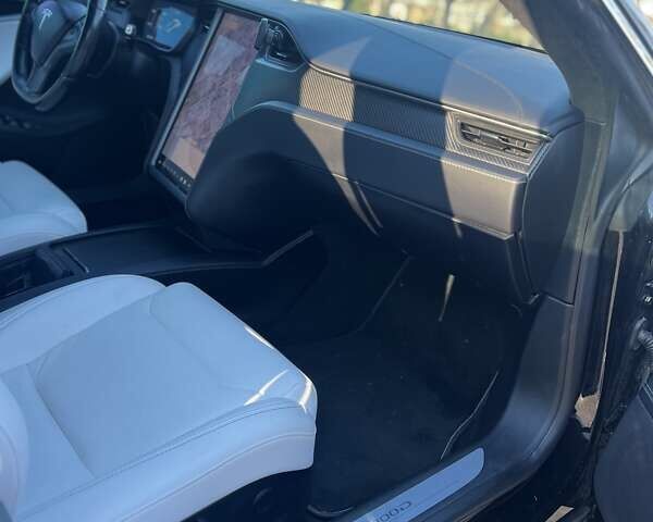 Черный Тесла Модель С, объемом двигателя 0 л и пробегом 83 тыс. км за 26400 $, фото 19 на Automoto.ua