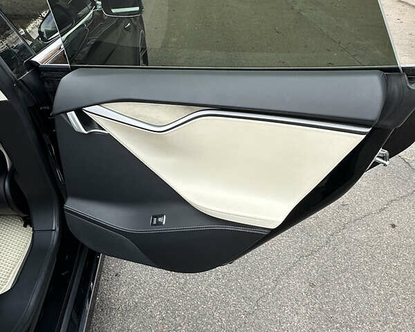 Чорний Тесла Модель С, об'ємом двигуна 0 л та пробігом 117 тис. км за 23000 $, фото 12 на Automoto.ua