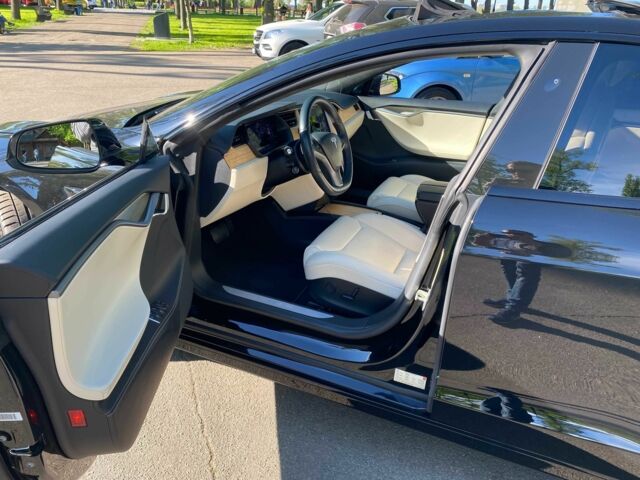 Чорний Тесла Модель С, об'ємом двигуна 0 л та пробігом 70 тис. км за 28900 $, фото 12 на Automoto.ua