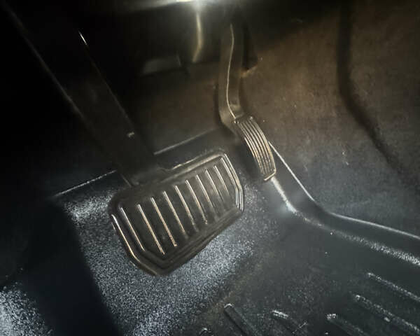 Черный Тесла Модель С, объемом двигателя 0 л и пробегом 136 тыс. км за 18650 $, фото 45 на Automoto.ua