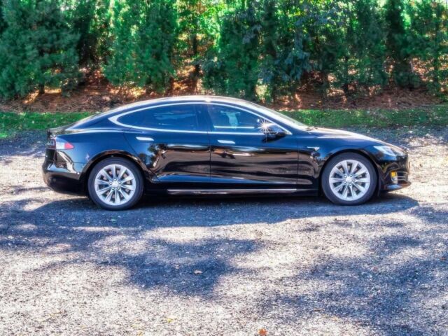 Черный Тесла Модель С, объемом двигателя 0 л и пробегом 41 тыс. км за 16700 $, фото 7 на Automoto.ua