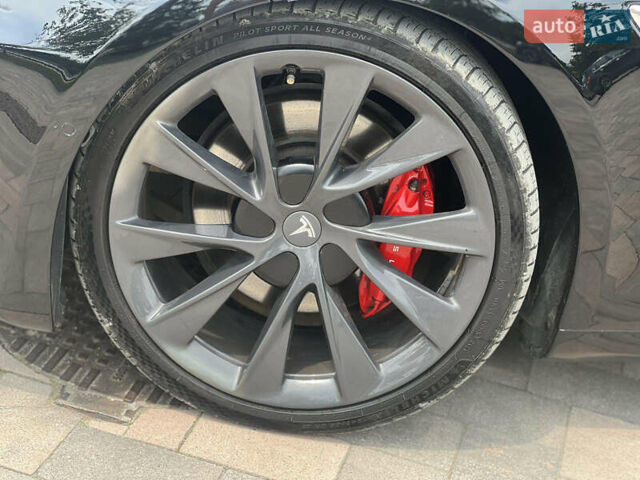 Черный Тесла Модель С, объемом двигателя 0 л и пробегом 82 тыс. км за 29990 $, фото 29 на Automoto.ua