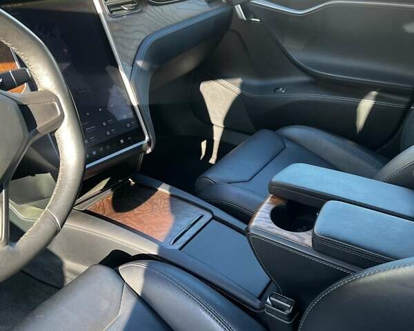 Черный Тесла Модель С, объемом двигателя 0 л и пробегом 118 тыс. км за 25700 $, фото 20 на Automoto.ua