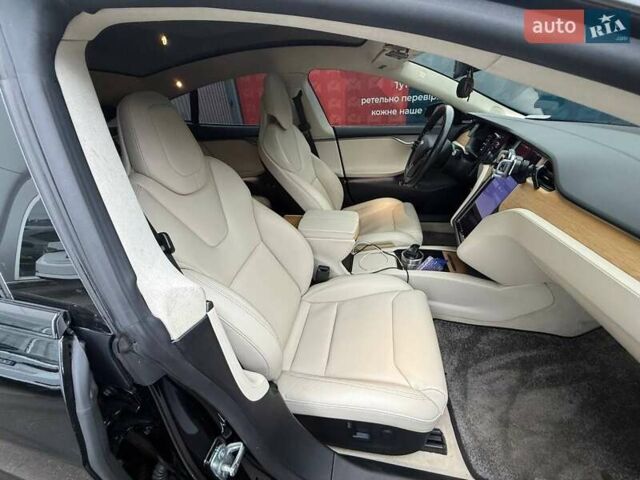 Чорний Тесла Модель С, об'ємом двигуна 0 л та пробігом 101 тис. км за 25499 $, фото 34 на Automoto.ua