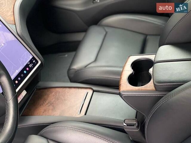 Черный Тесла Модель С, объемом двигателя 0 л и пробегом 71 тыс. км за 26790 $, фото 48 на Automoto.ua