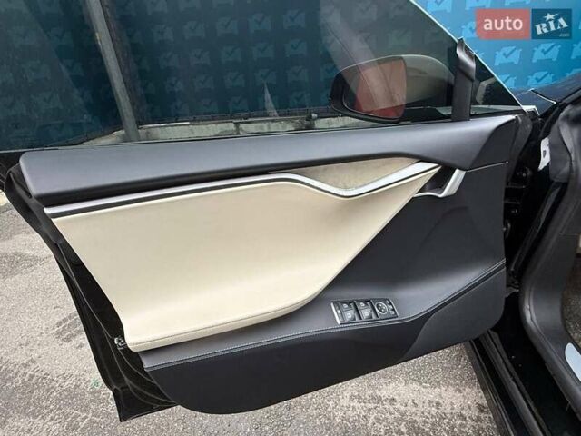 Чорний Тесла Модель С, об'ємом двигуна 0 л та пробігом 101 тис. км за 25499 $, фото 25 на Automoto.ua