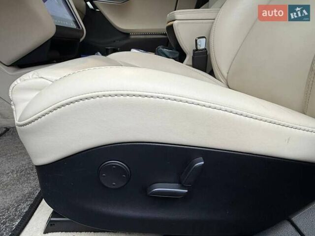 Чорний Тесла Модель С, об'ємом двигуна 0 л та пробігом 101 тис. км за 25499 $, фото 28 на Automoto.ua