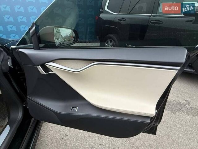 Чорний Тесла Модель С, об'ємом двигуна 0 л та пробігом 101 тис. км за 25499 $, фото 41 на Automoto.ua