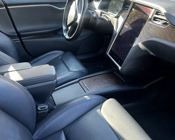 Черный Тесла Модель С, объемом двигателя 0 л и пробегом 118 тыс. км за 25700 $, фото 23 на Automoto.ua