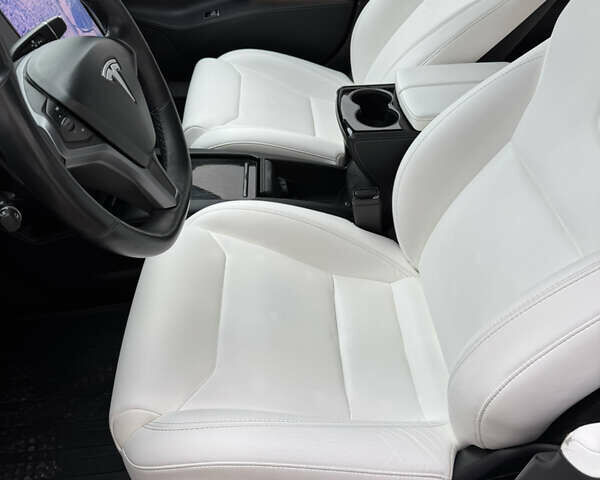 Черный Тесла Модель С, объемом двигателя 0 л и пробегом 98 тыс. км за 24900 $, фото 39 на Automoto.ua