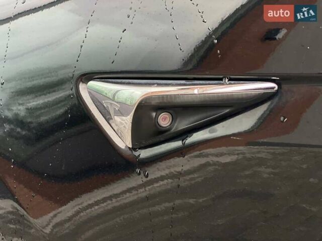 Черный Тесла Модель С, объемом двигателя 0 л и пробегом 71 тыс. км за 26790 $, фото 18 на Automoto.ua