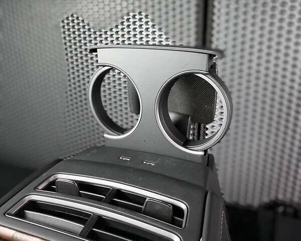 Черный Тесла Модель С, объемом двигателя 0 л и пробегом 71 тыс. км за 26790 $, фото 55 на Automoto.ua