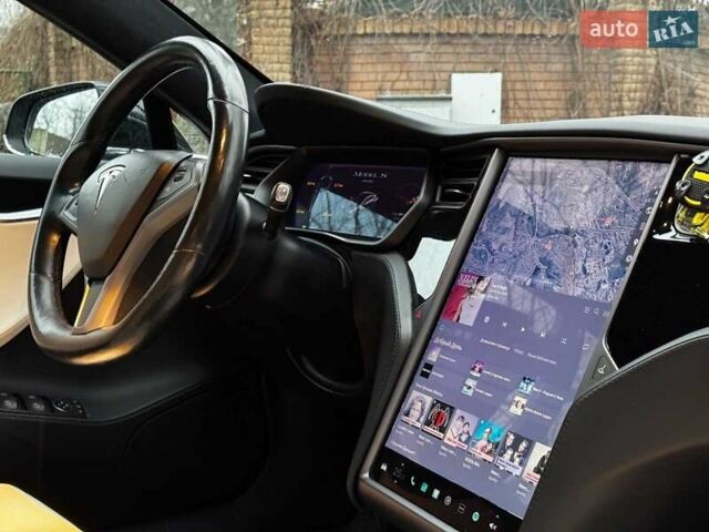 Черный Тесла Модель С, объемом двигателя 0 л и пробегом 64 тыс. км за 21490 $, фото 22 на Automoto.ua