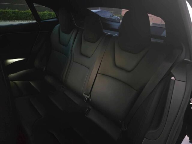 Черный Тесла Модель С, объемом двигателя 0 л и пробегом 44 тыс. км за 13200 $, фото 14 на Automoto.ua