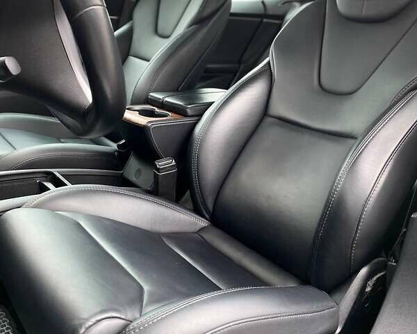 Черный Тесла Модель С, объемом двигателя 0 л и пробегом 71 тыс. км за 26790 $, фото 24 на Automoto.ua