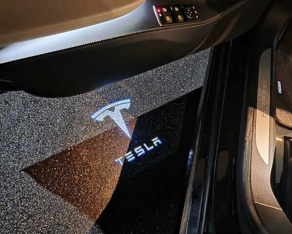Чорний Тесла Модель С, об'ємом двигуна 0 л та пробігом 101 тис. км за 25499 $, фото 20 на Automoto.ua