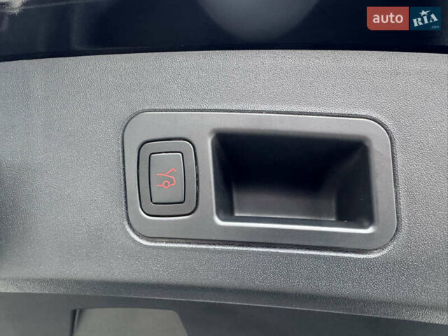 Черный Тесла Модель С, объемом двигателя 0 л и пробегом 98 тыс. км за 24900 $, фото 46 на Automoto.ua