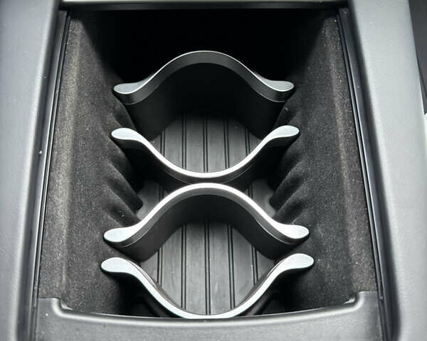 Черный Тесла Модель С, объемом двигателя 0 л и пробегом 98 тыс. км за 24900 $, фото 52 на Automoto.ua