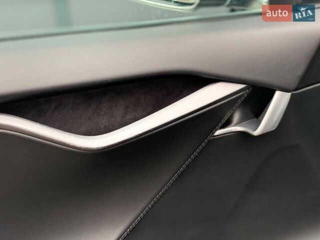 Черный Тесла Модель С, объемом двигателя 0 л и пробегом 71 тыс. км за 26790 $, фото 19 на Automoto.ua