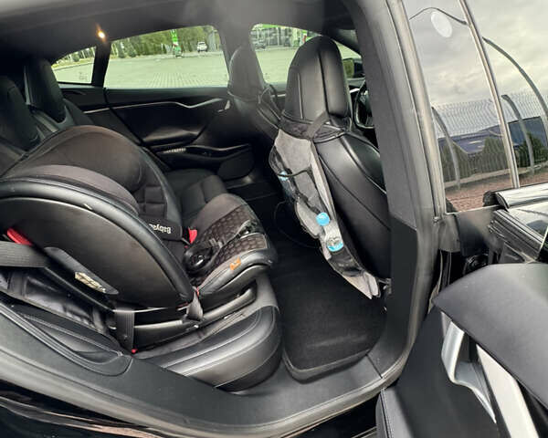 Чорний Тесла Модель С, об'ємом двигуна 0 л та пробігом 83 тис. км за 27300 $, фото 19 на Automoto.ua