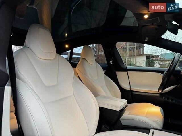 Черный Тесла Модель С, объемом двигателя 0 л и пробегом 64 тыс. км за 21490 $, фото 20 на Automoto.ua