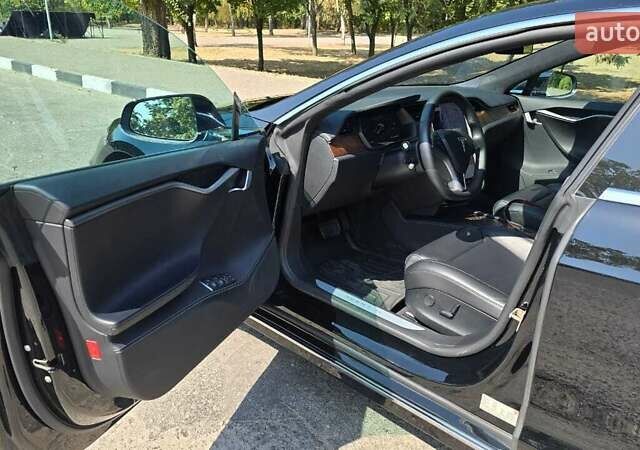 Чорний Тесла Модель С, об'ємом двигуна 0 л та пробігом 210 тис. км за 28000 $, фото 5 на Automoto.ua